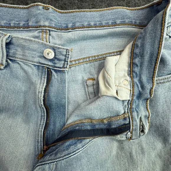 Levi's 550 Jeans Mens 36x32 Light Wash Blue Relaxed Fit Tapered Leg (Fits 34x31) - Picture 10 of 14